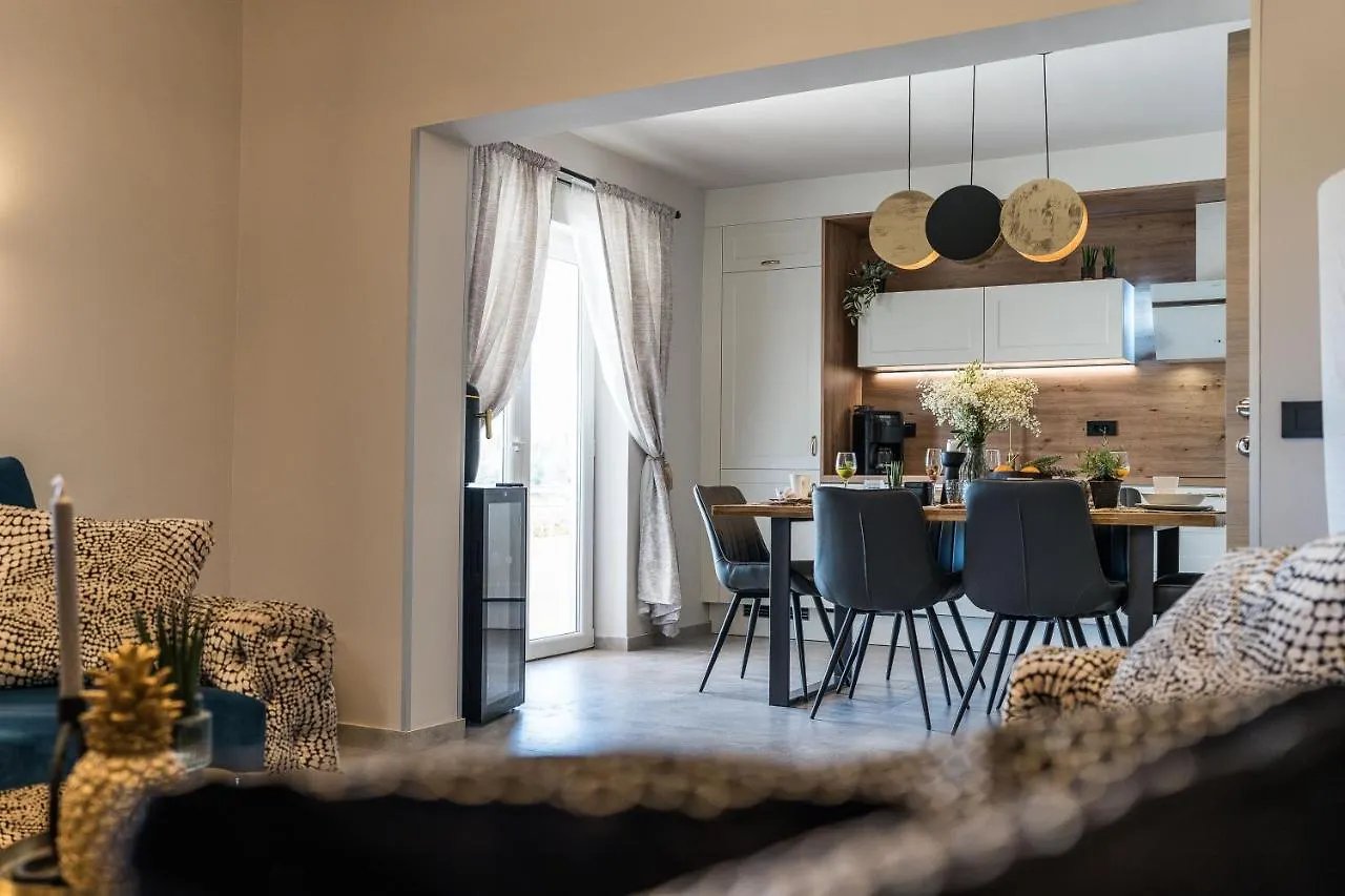 Holiday House Paula Privlaka  Croatia