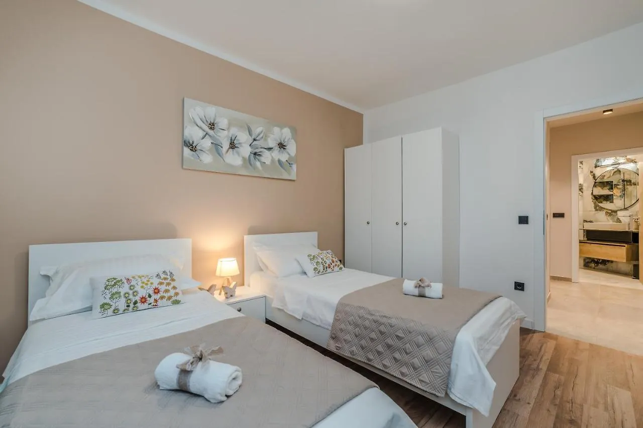 Holiday House Paula Privlaka  0*, Privlaka (Zadar) Croatia